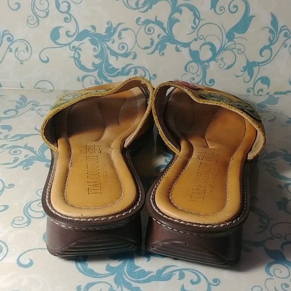 Italconfort cute little leather sandals. - Picture 4 of 5